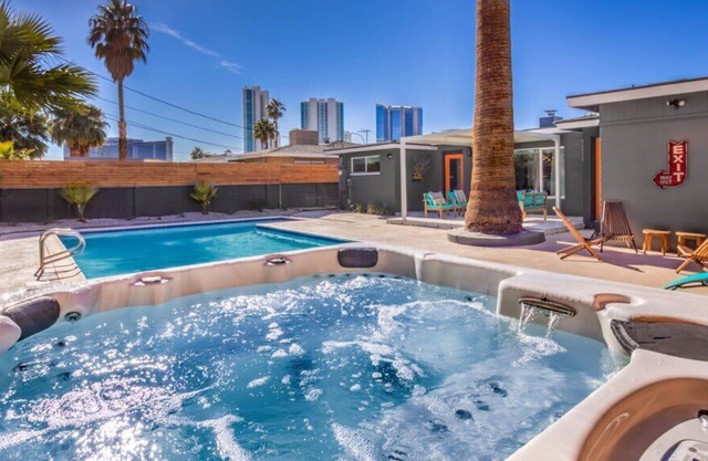 Extended Stay: DT Vegas Stunning Strip Views!