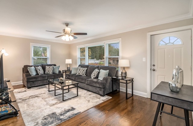 Extended Stay Elgin FHS Rental - Jay St