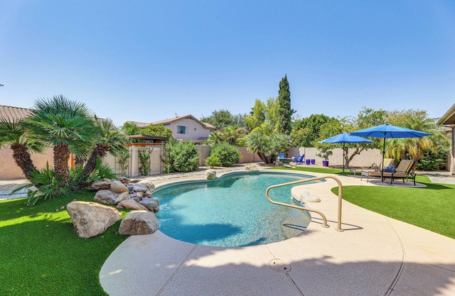 Extended-Stay Oasis: Gilbert Getaway w/Office!