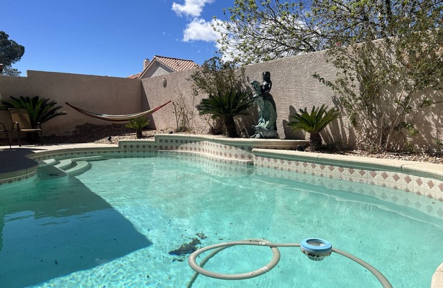 Extended Stay Pool Home in Henderson near Las Vegas Airport and the Strip