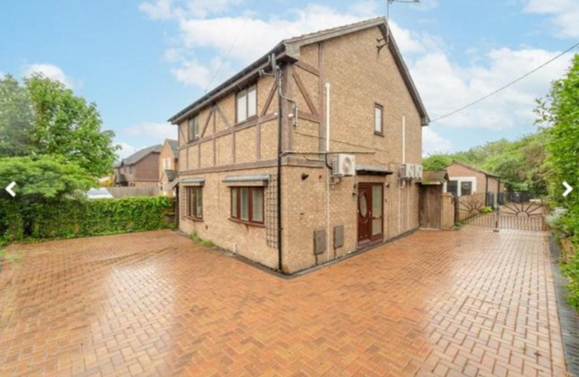 Extensive 4 bed close to Peterborough