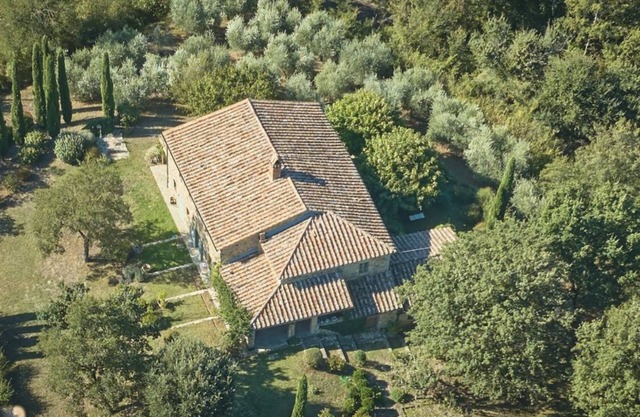extraordinary farm house in Tuscany