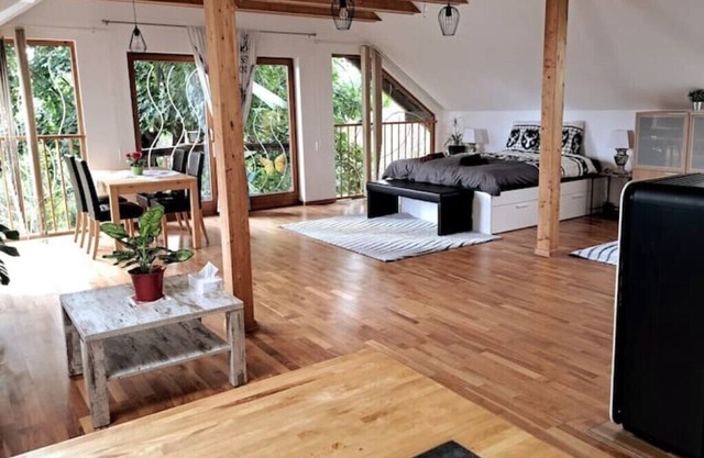 Extravagantes Studio: Stadtrand Graz Nähe Magna