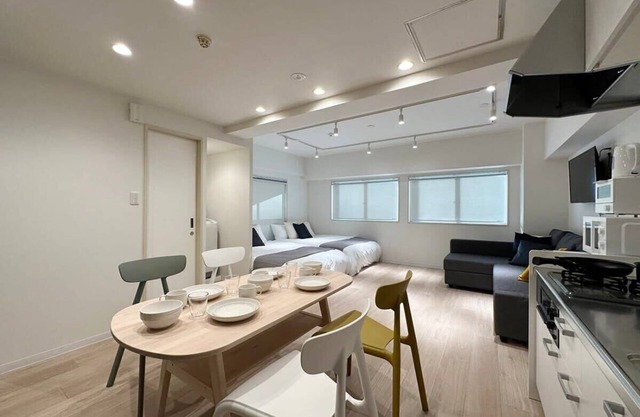 F style namiki Studio Apt Great Location for 6ppl