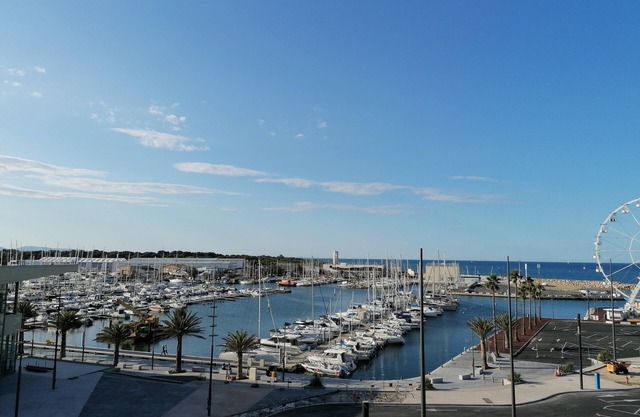 F2 BEAUTIFUL VIEW PORT AND SEA, 20 METERS BEACH