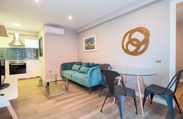 FABRA SA2 - One Bedroom Apartment, Sleeps 2