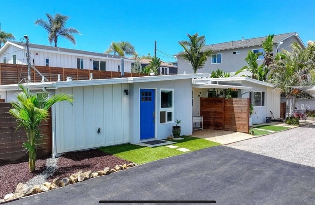 Fabulous 1-bedroom bungalow-plex in Encinitas Leucadia