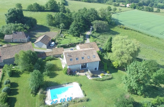 Fabulous converted barn in rural location, private swimming pool, great views