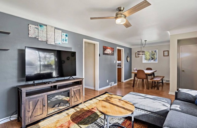 Fabulous Ferndale Hangout * Basement * Fooseball