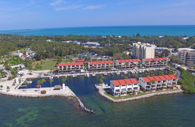 Fabulous Futura Yacht Club Townhome with boat slip!