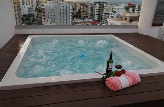 Fabulous High Rise Apt Downtown SD
