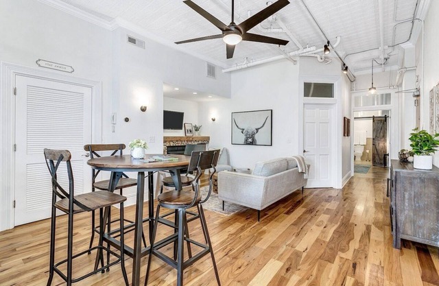 Fabulous Loft in the Heart of Downtown