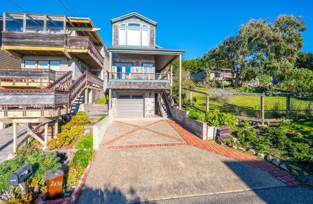 Fabulous, Pet-Friendly Rental in Marine Terrace! Steps from Fiscalini Ranch!