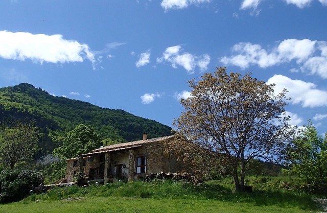 "Factor" cottage in the area of ​Fa, perched on a hill