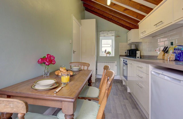 Fairfield Cottage - a self catering cottage that sleeps 4 guests in 2 bedrooms