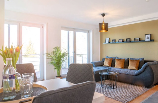 FAIRflats - Cozy apartment with kitchen, balcony, parking and elevator
