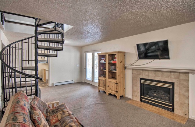 Fairplay Getaway w/Game Room & Mtn-View Deck