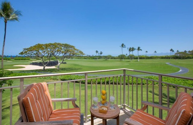 Fairway Villa 120A: Charming w/Shared Pool, AC, Golf Cart & Lanai Ocean Views