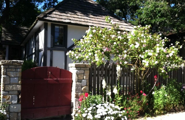 Fairytale Comstock Cottage In the Heart of Carmel-by-the-Sea Walk to everything