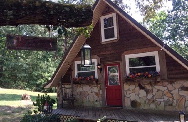 Fairytale cottage in Chickamauga, GA