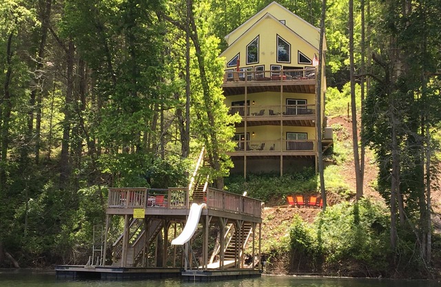 Faith, Family & Friends: a lovely, fully equipped 9 bedroom home on Norris Lake.