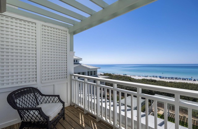 Fall Availability! Beachside #17 - Gulf Views - Steps to Beach Club! Balcony Views! 4 Bikes!