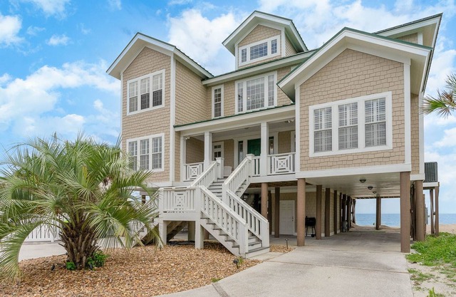 Fall availability! Gated community, oceanfront, pool, spa, firepit, elevator!