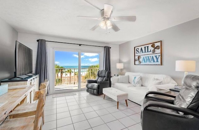🏝Fall Break THE SUMMIT 3rd FLOOR🏝 BEACH CHAIRS INCLUDED! Beach Front Fun - PCB