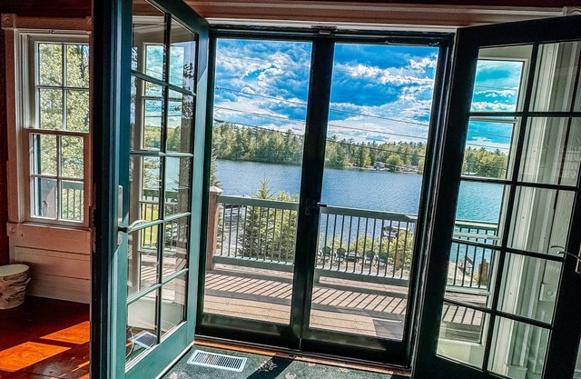 🍁 Fall Foliage Lake Escape-💦Hot Tub🌅Views🔥Firepit 🏔️ Hiking,ATV, Snow Trails ❄️