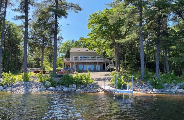 Fall Foliage Lodge near Schoodic Scenic Byway & Acadia National Park w/kayaks