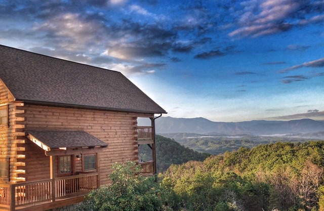 Fall openings! MAJESTIC MTN views! 2BR2BA 12 min to PWY Hot Tub GAME ROOM!