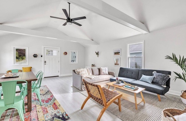 Fall Sale | Cozy Bungalow | Walk2Beach| Pet| Pkg