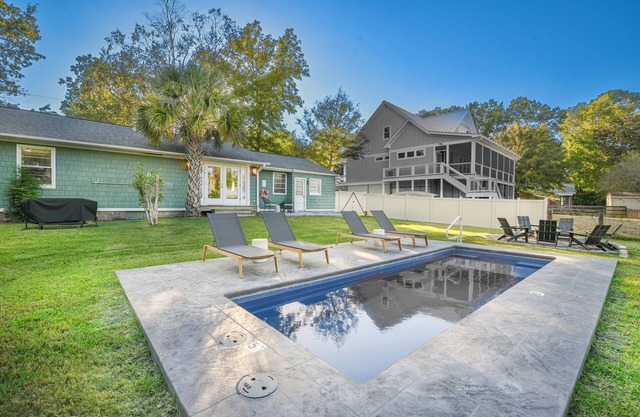Fall Savings! 3BR Marsh & River view home with private pool