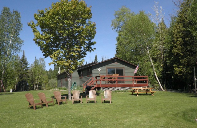 FALL SPECIAL - Book 3 nights and 4th night FreenTHE HIDEOUT, On Lake Leelanau