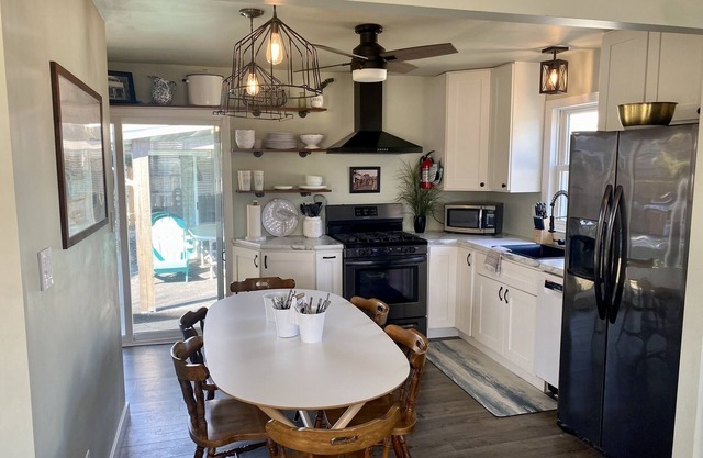 *Fall Special* Stay one night, get the second 50% off!nNorth Cape May Cottage