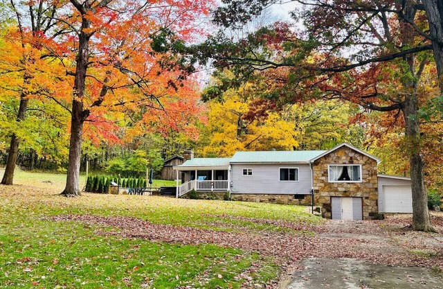 Fall Spectacular {2 miles to Ohiopyle} HOT TUB