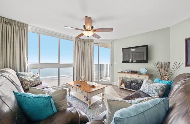 Fall/Winter Snow Bird Specials 5 Star Condo 3 bed 2 bath 1200Sq/Ft Condo