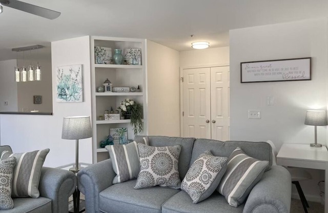 Fall/Winter Special Rates - HOME AWAY FROM HOME n2 Miles from HPU & Fnt Market