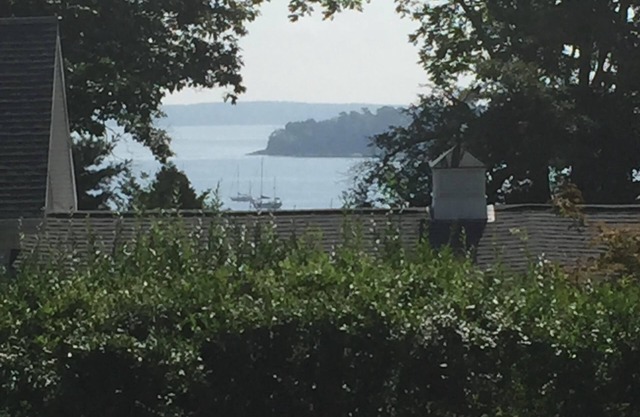 Falmouth Waterfront Carriage House Apt