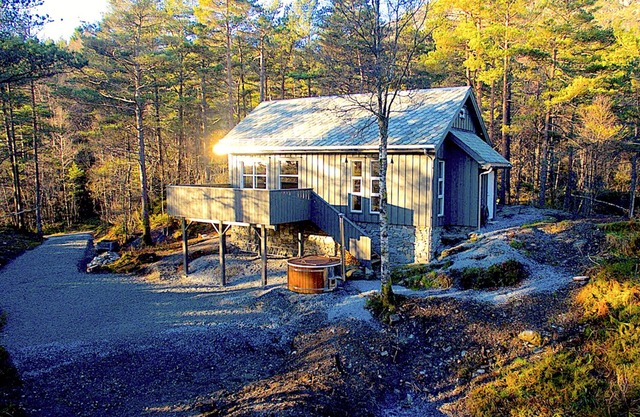 Fam friendly furniture cottage in a quiet environment. 8 Pers Sauna and Jacuzzi