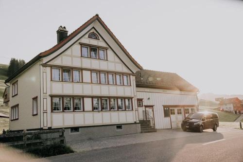 Familien-Chalet am Alpstein für Gruppen bis 12 Personen und Familien, Appenzell Premium Privatunterkunft im Ski- und Wandergebiet Hoher Kasten