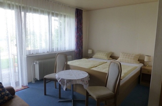Familienfreundlich und direkt an der Burgenstraße - Urlaubsdomizil mit Terrasse und Liegewiese