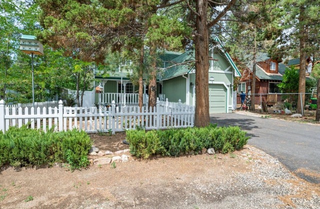 Families love! Close to Slopes, Lake, Trails & All