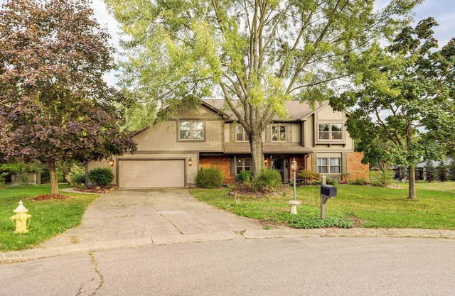 Families Welcome! Spacious Suburban Home in Dayton