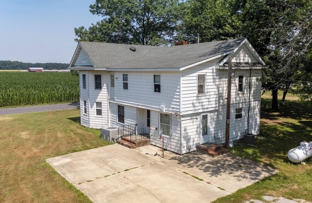 Family 5BR Home – Pets OK, Big Yard and Grill