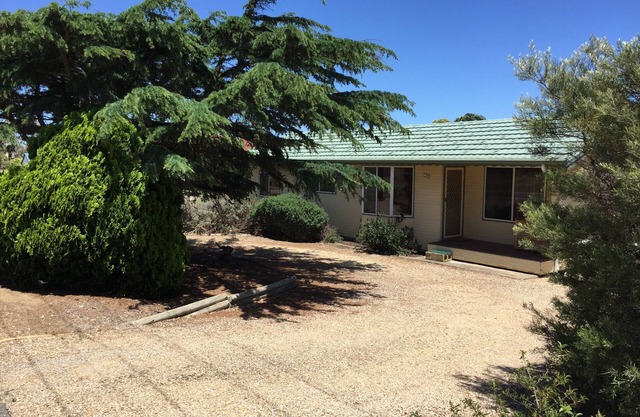 Family and pet friendly holiday home, only a short walk to Carrickalinga beach