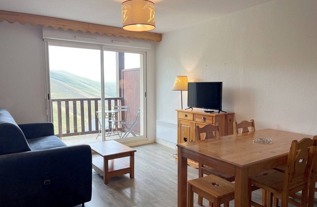 Family apartment near slopes with balcony and Spassio access