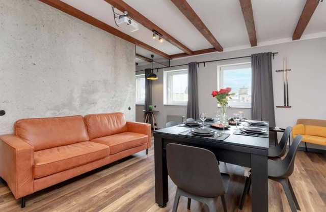 Family Apartment | Pool Table | 3 bedroom