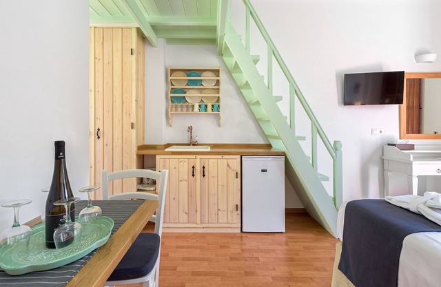Family Apartment with Sea View A, Symi