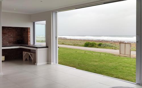 Family Beach House in Gouritz
